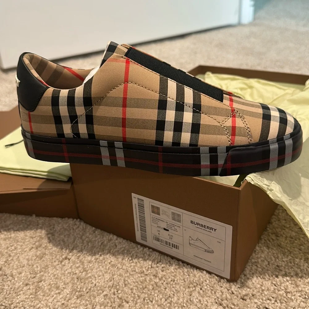 Burberry BNIB size 37 EUR slip on sneakers - Picture 1 of 8
